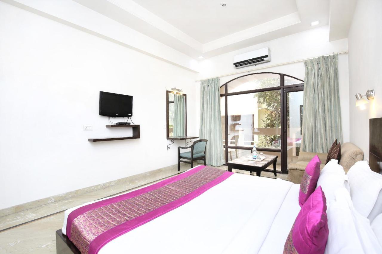 Capital O 15395 Hotel 42 Amritsar Exterior photo
